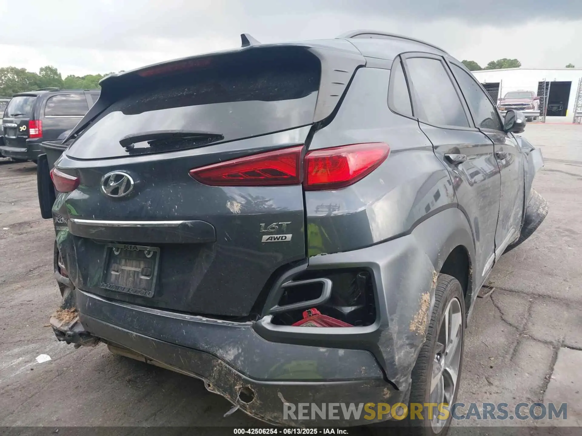4 Photograph of a damaged car KM8K5CA55MU627454 HYUNDAI KONA 2021