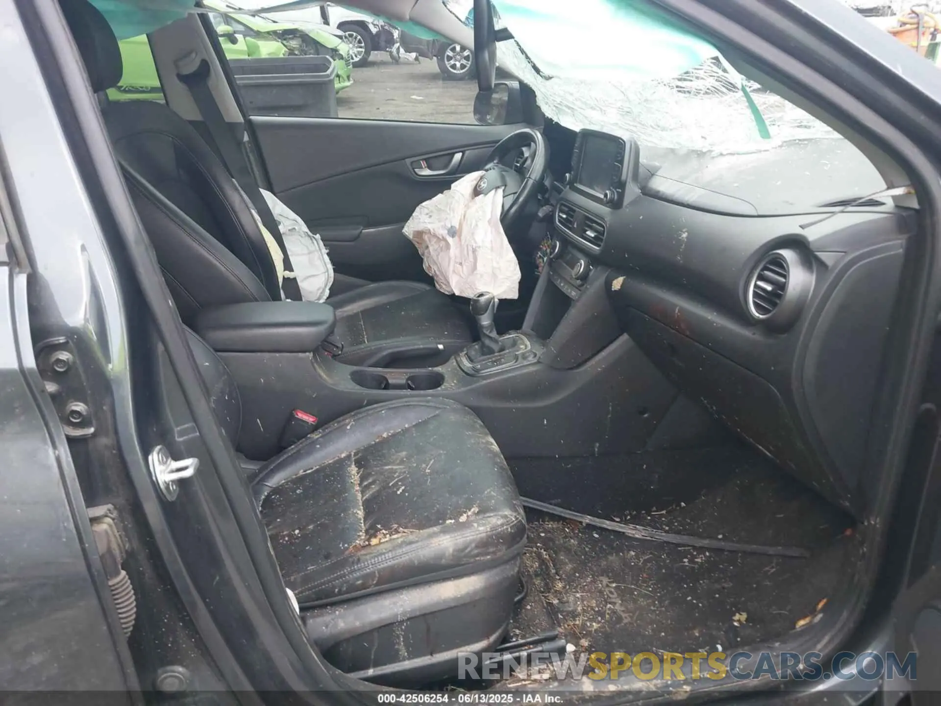 5 Photograph of a damaged car KM8K5CA55MU627454 HYUNDAI KONA 2021