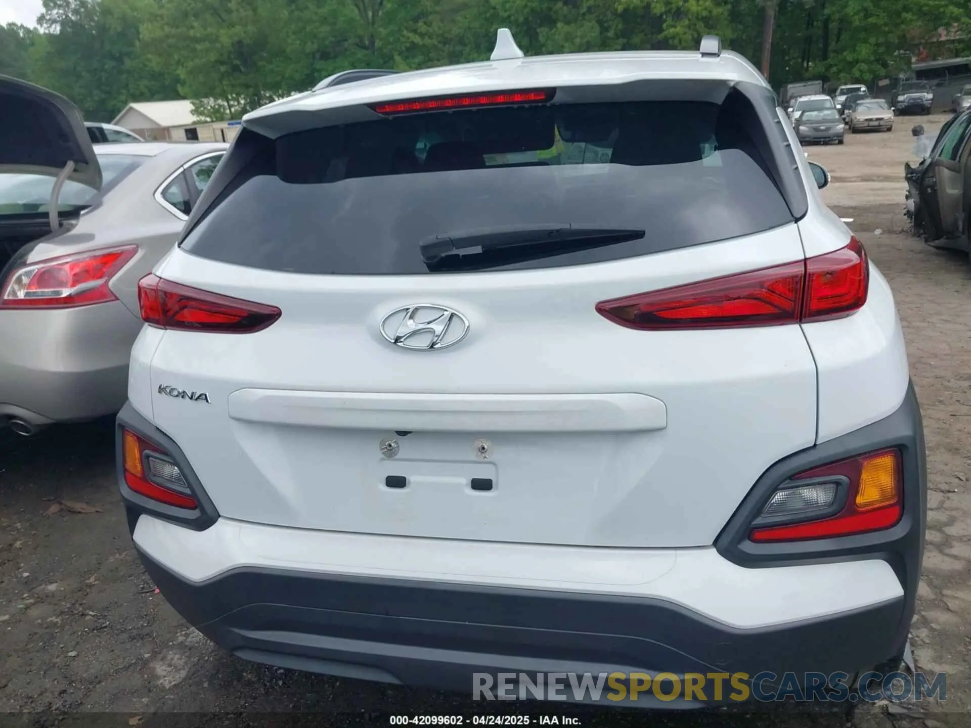 16 Photograph of a damaged car KM8K62AAXMU601100 HYUNDAI KONA 2021