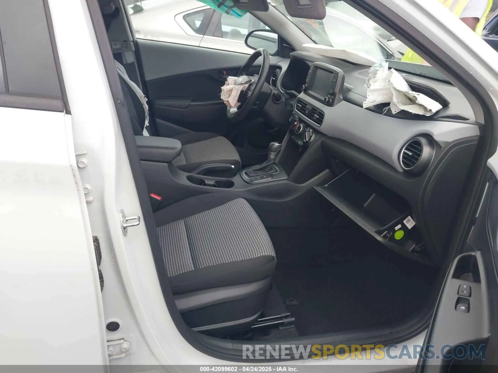 5 Photograph of a damaged car KM8K62AAXMU601100 HYUNDAI KONA 2021