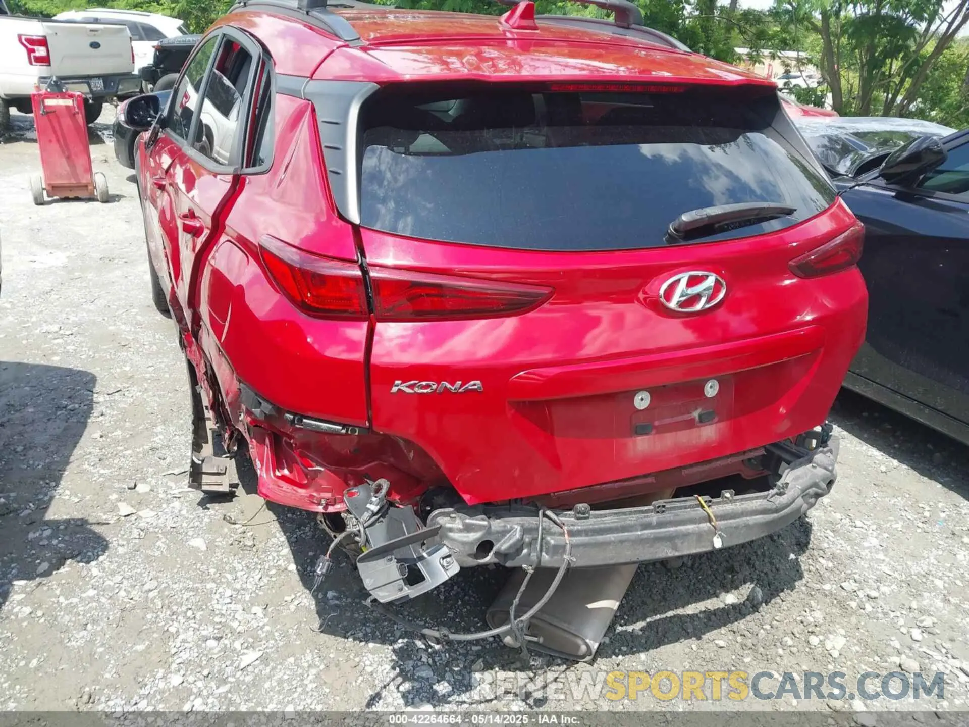 17 Photograph of a damaged car KM8K62AAXMU613795 HYUNDAI KONA 2021