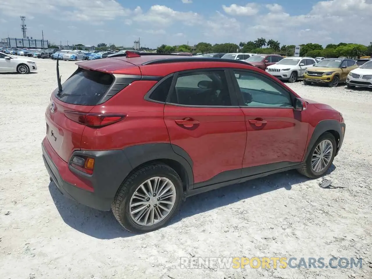 3 Фотография поврежденного автомобиля KM8K6CAA4MU745764 HYUNDAI KONA 2021