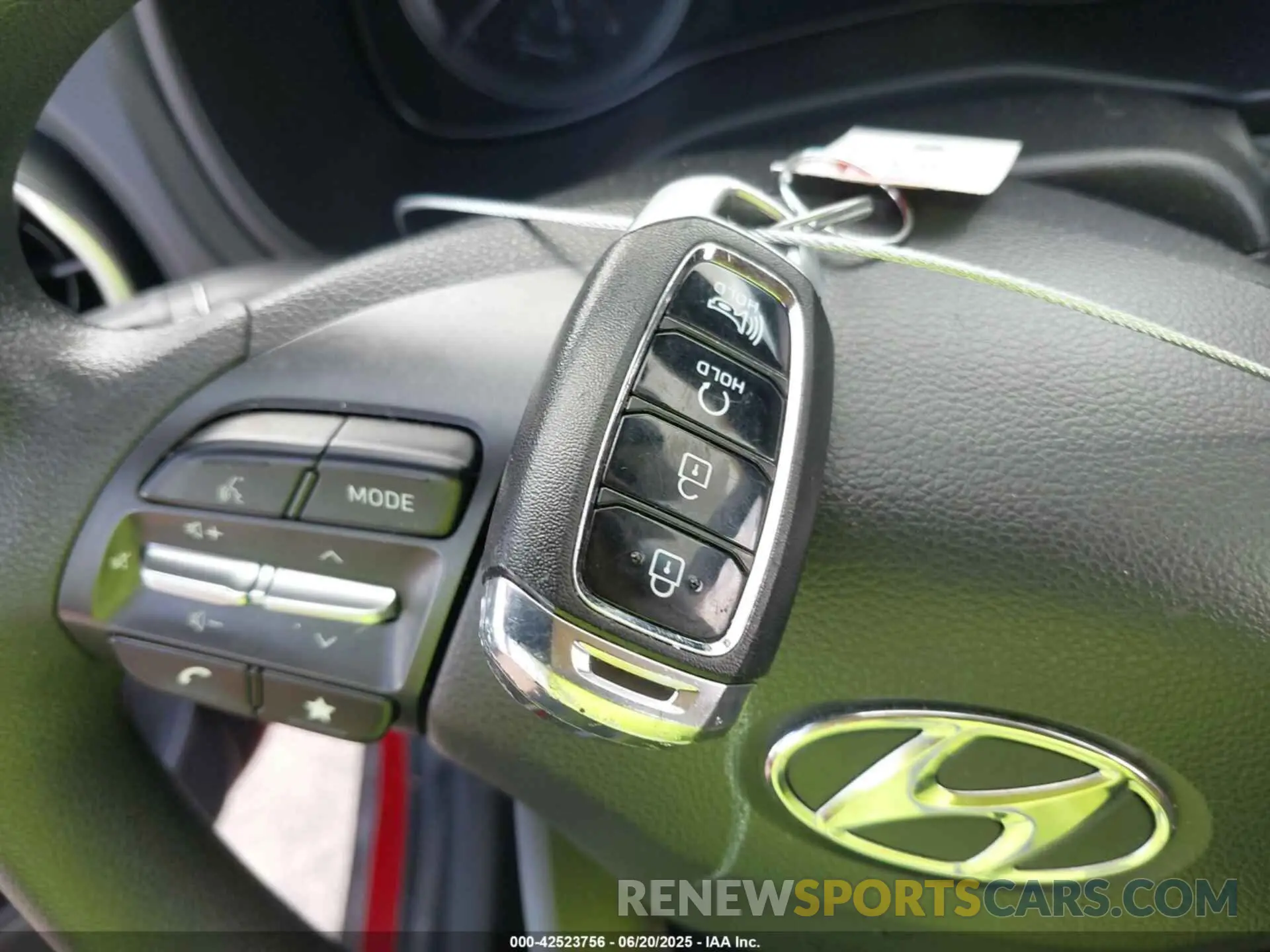 11 Photograph of a damaged car 0KM8K62ABNU760767 HYUNDAI KONA 2022