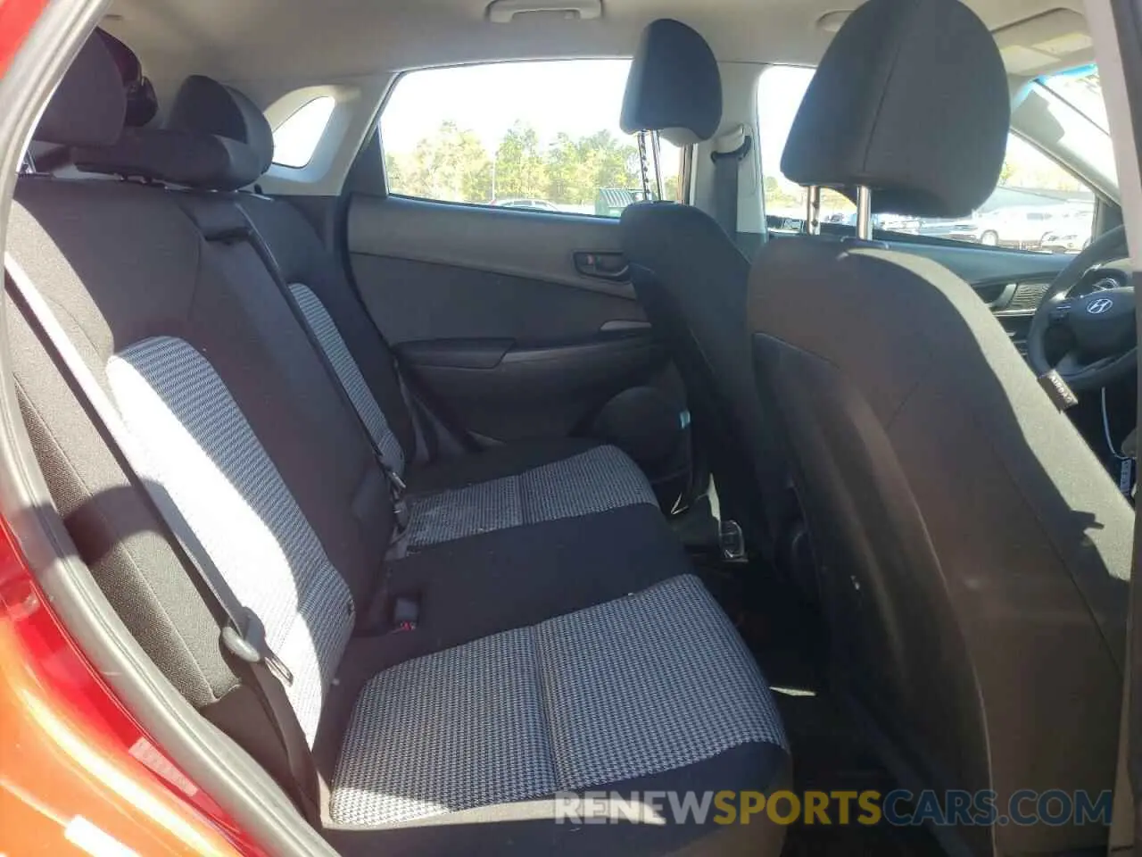 11 Photograph of a damaged car KM8K22AB1NU766989 HYUNDAI KONA 2022