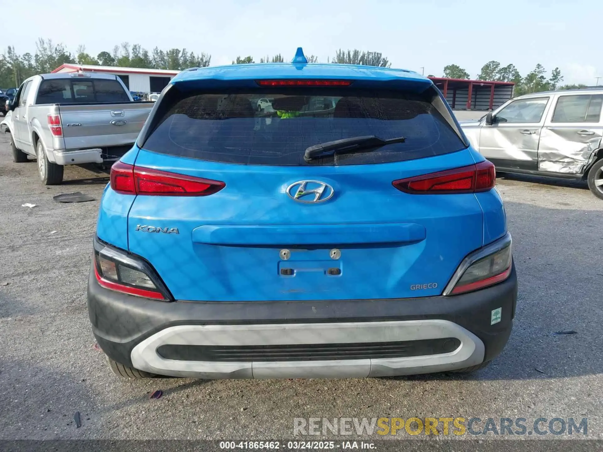 17 Photograph of a damaged car KM8K22AB1NU771321 HYUNDAI KONA 2022