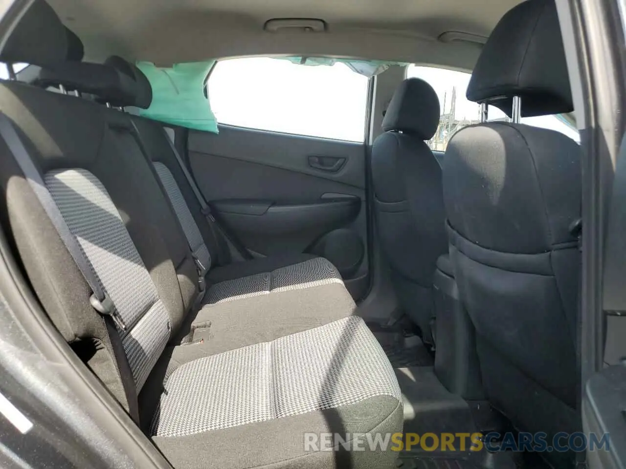 11 Photograph of a damaged car KM8K22AB1NU811851 HYUNDAI KONA 2022