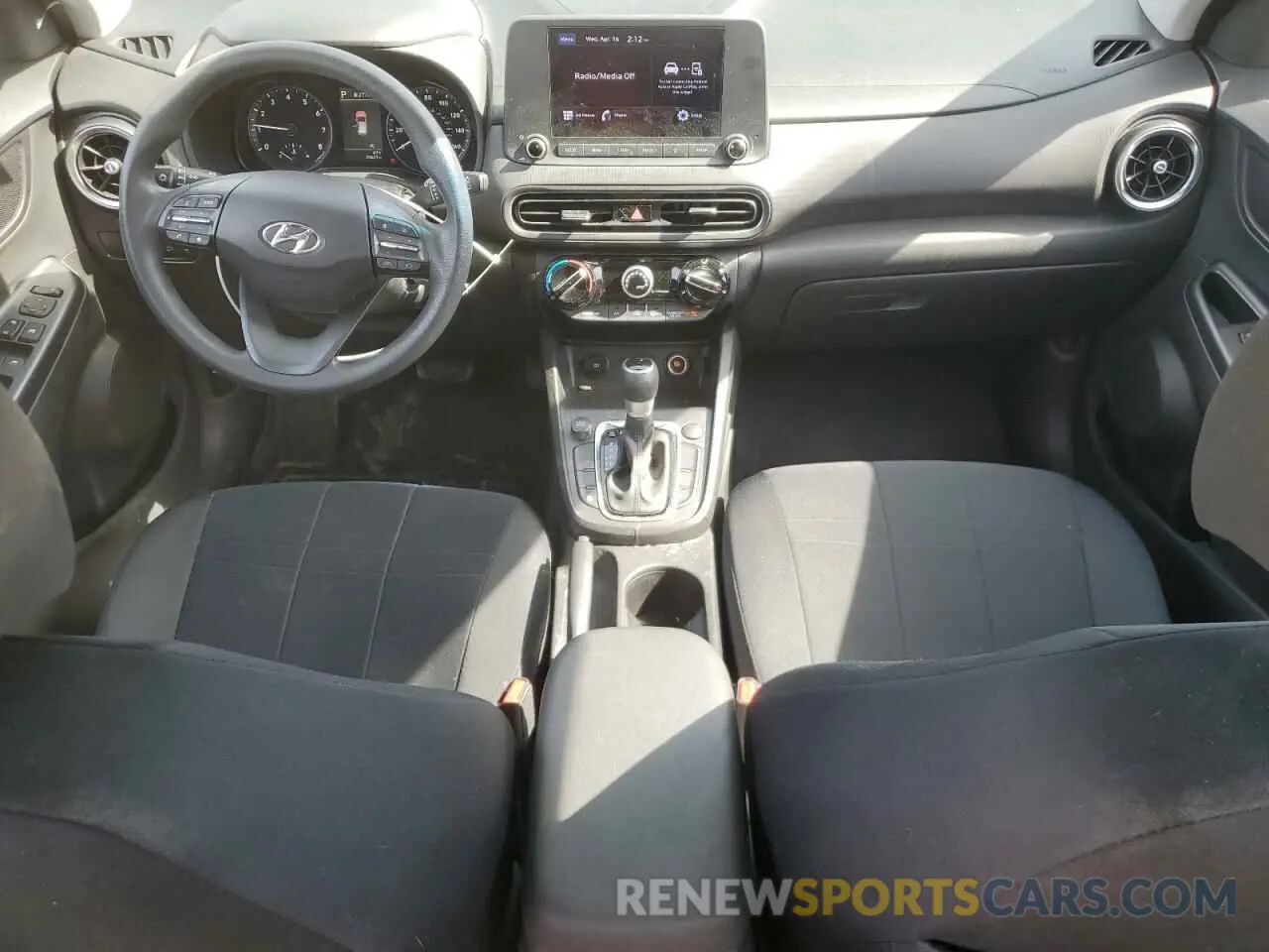 8 Photograph of a damaged car KM8K22AB1NU811851 HYUNDAI KONA 2022