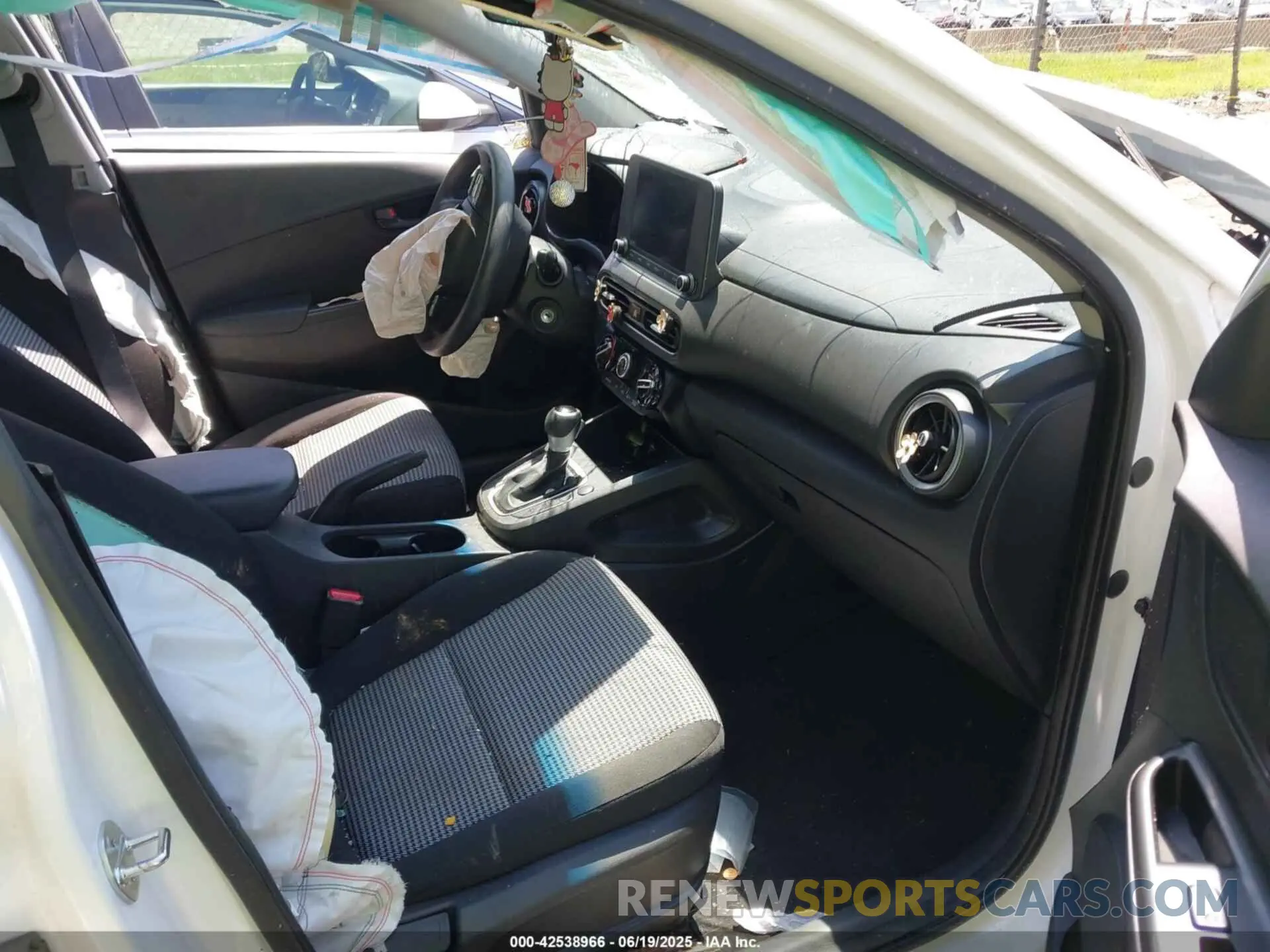 5 Фотография поврежденного автомобиля KM8K22AB5NU823047 HYUNDAI KONA 2022