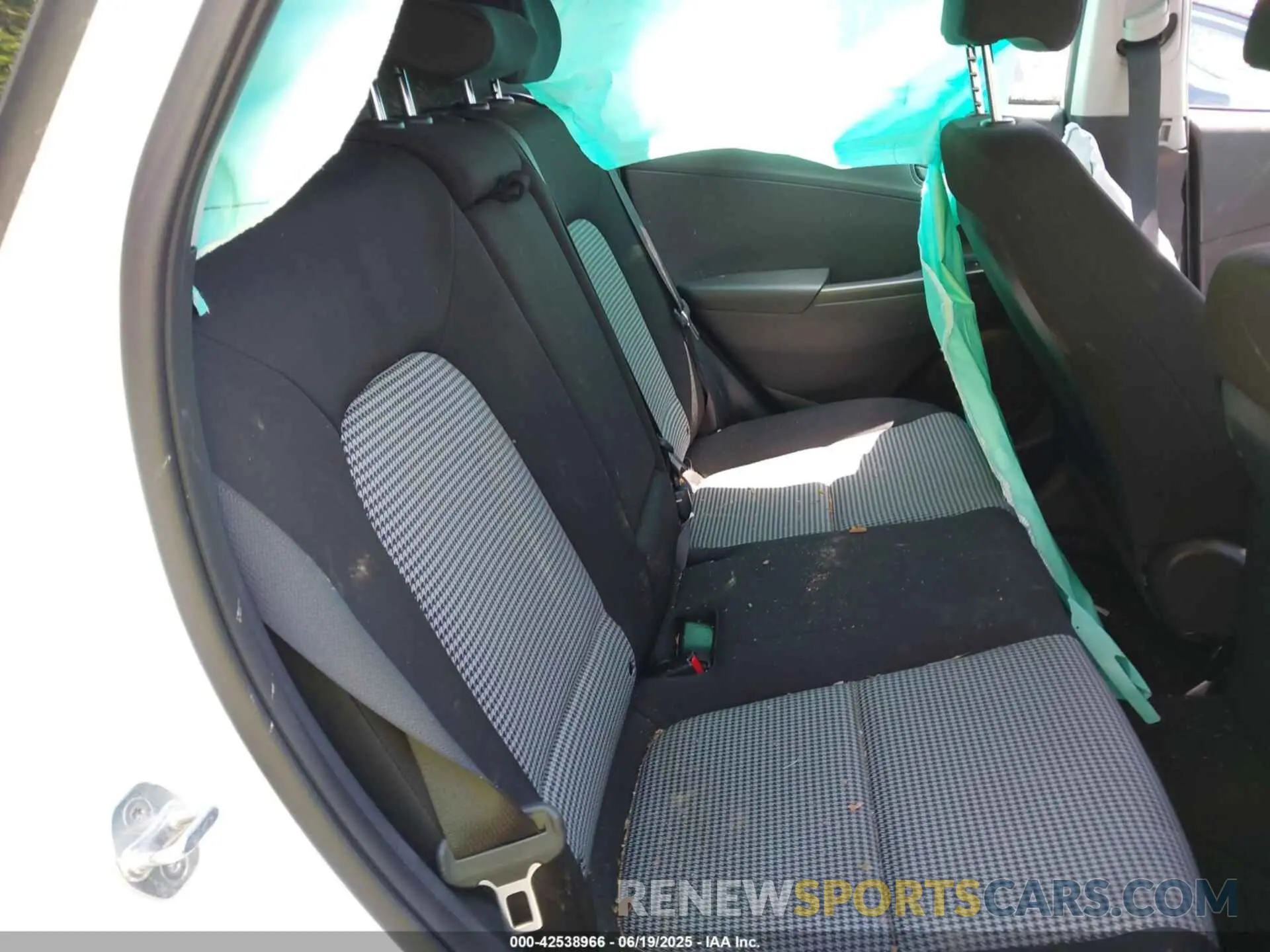 8 Фотография поврежденного автомобиля KM8K22AB5NU823047 HYUNDAI KONA 2022
