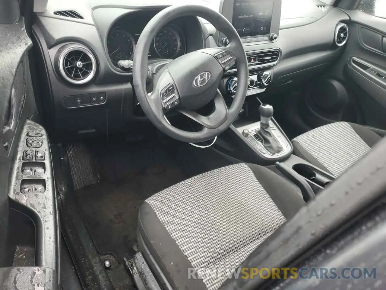 8 Photograph of a damaged car KM8K22AB6NU763750 HYUNDAI KONA 2022