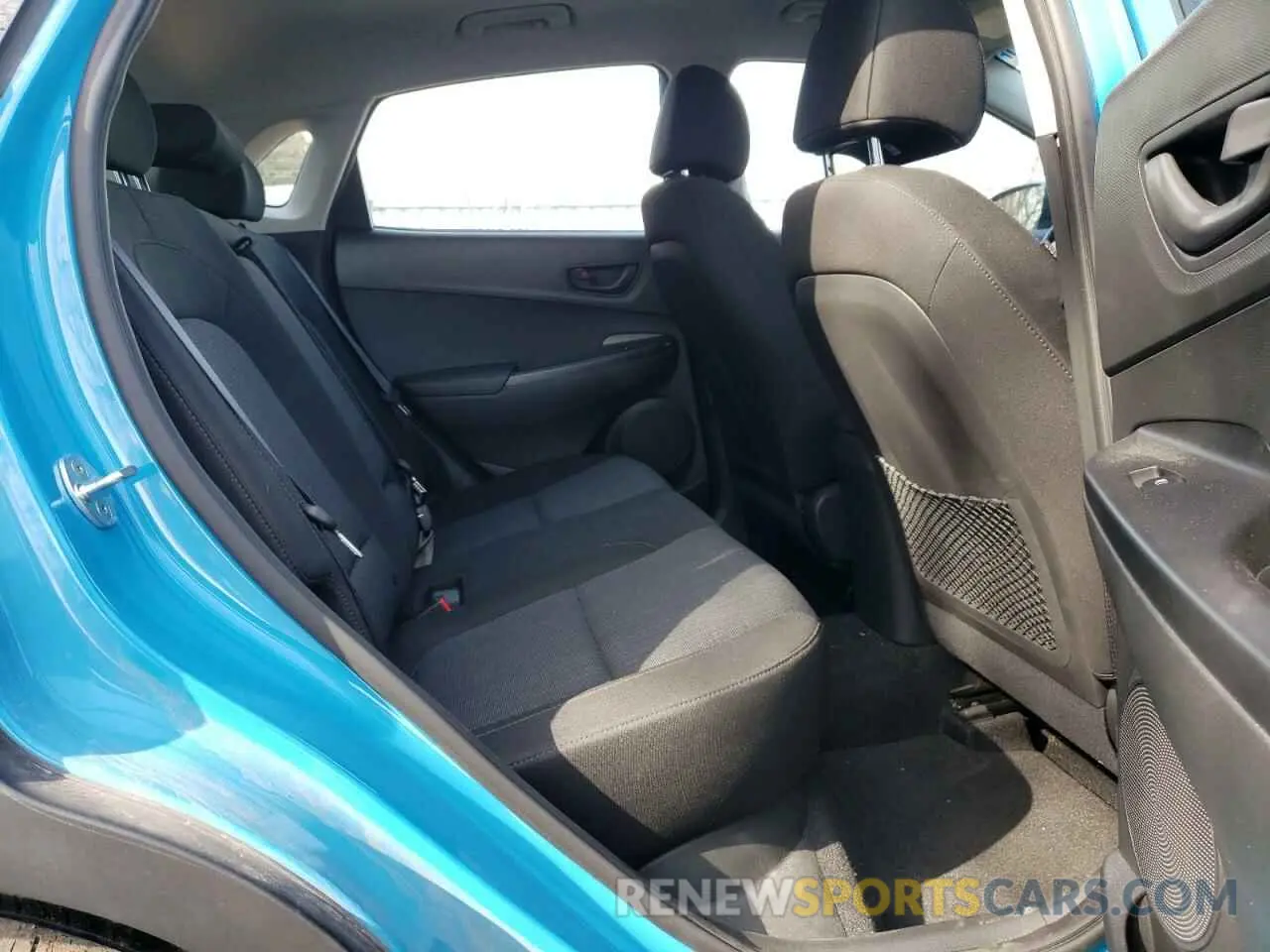11 Photograph of a damaged car KM8K22AB6NU810548 HYUNDAI KONA 2022