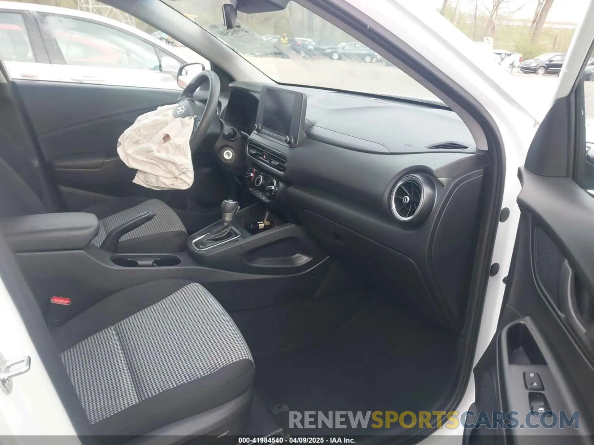 5 Фотография поврежденного автомобиля KM8K2CAB2NU794404 HYUNDAI KONA 2022