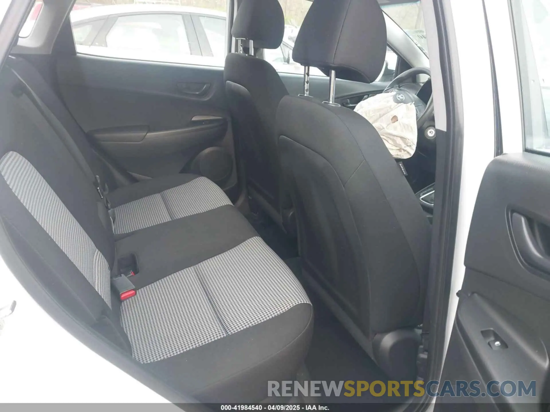 8 Фотография поврежденного автомобиля KM8K2CAB2NU794404 HYUNDAI KONA 2022