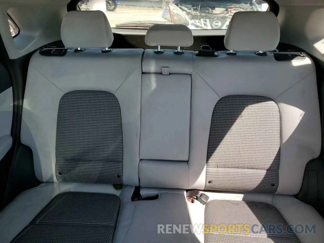 10 Photograph of a damaged car KM8K2CAB4NU764272 HYUNDAI KONA 2022