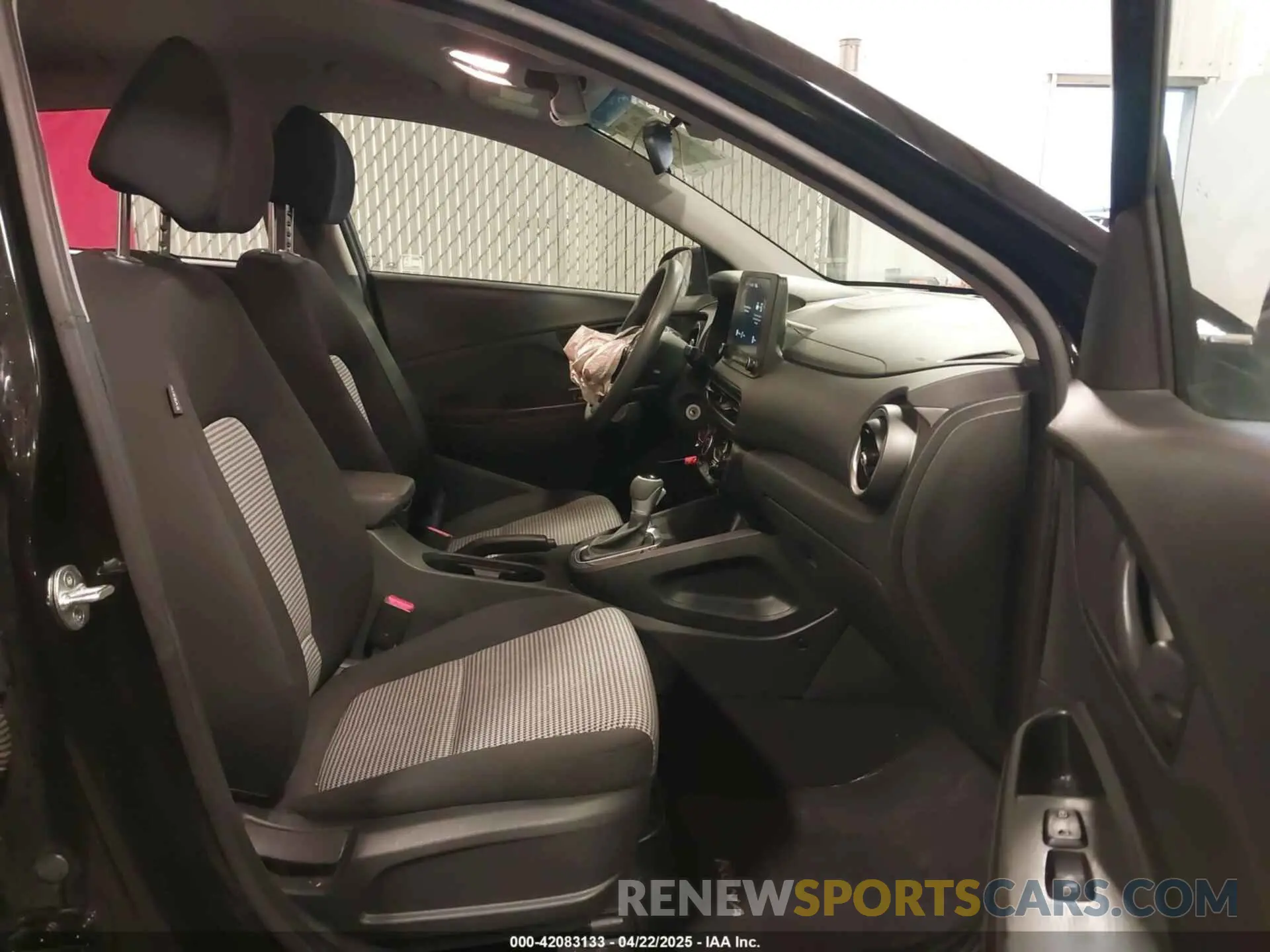 5 Фотография поврежденного автомобиля KM8K2CAB4NU771139 HYUNDAI KONA 2022