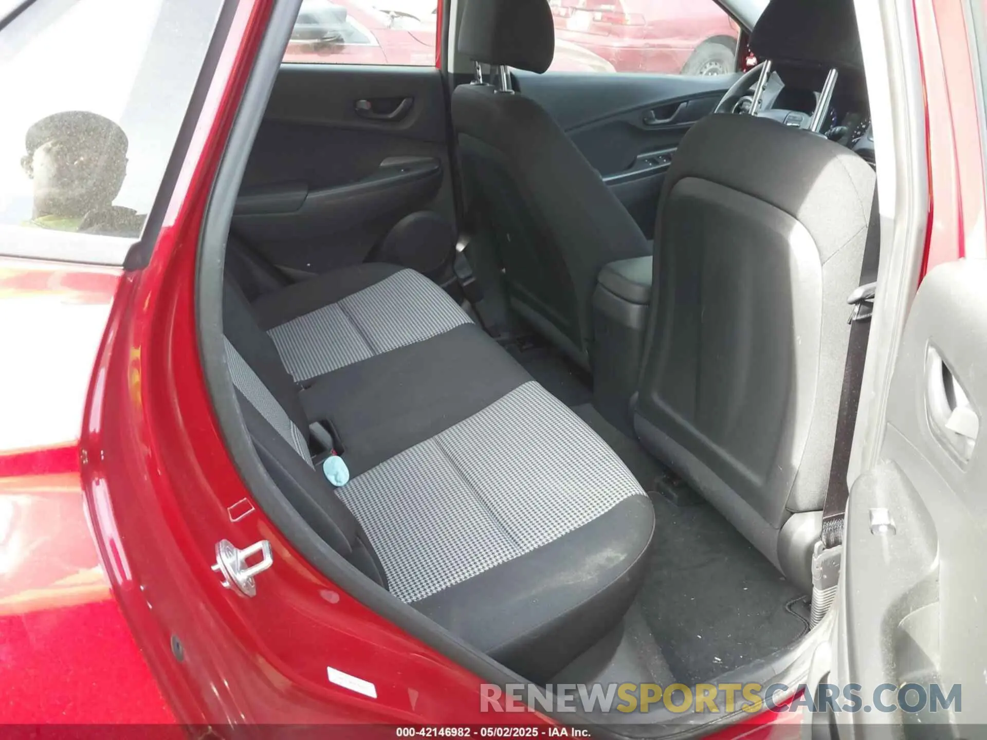 8 Photograph of a damaged car KM8K2CAB4NU825653 HYUNDAI KONA 2022