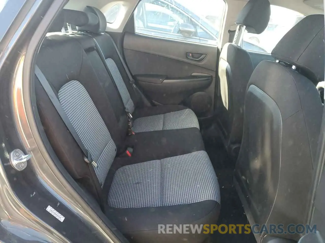 11 Photograph of a damaged car KM8K2CAB5NU832496 HYUNDAI KONA 2022