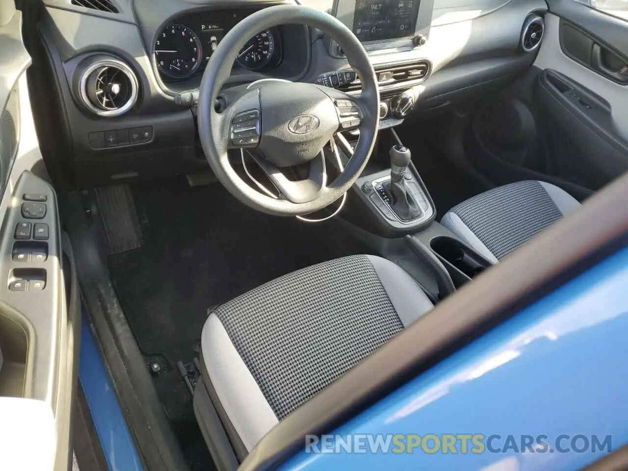 8 Photograph of a damaged car KM8K2CAB6NU891797 HYUNDAI KONA 2022