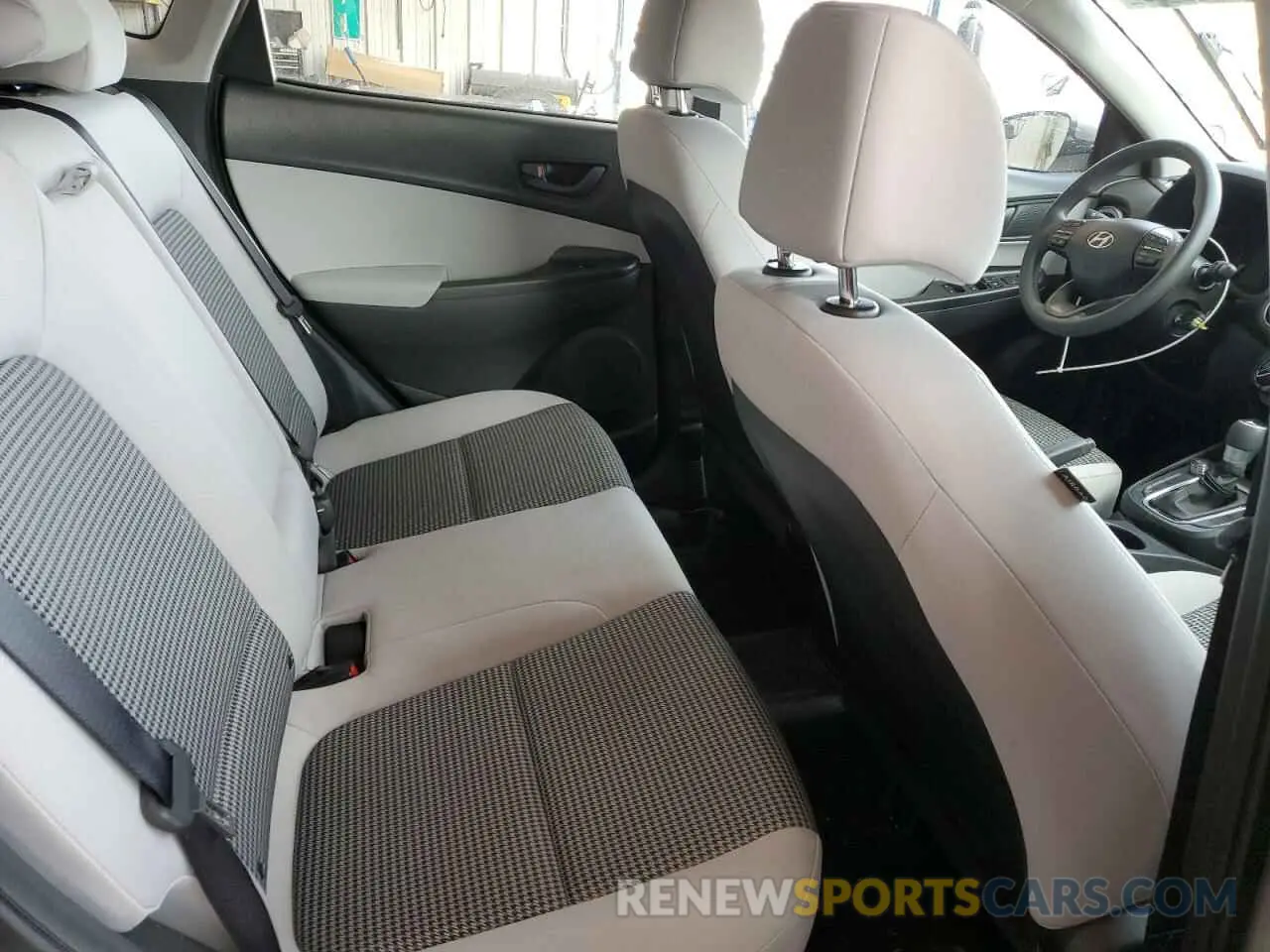 10 Photograph of a damaged car KM8K2CAB9NU908284 HYUNDAI KONA 2022