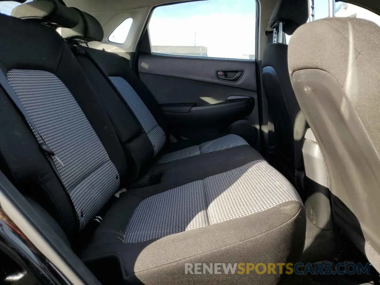 10 Photograph of a damaged car KM8K2CAB9NU923478 HYUNDAI KONA 2022