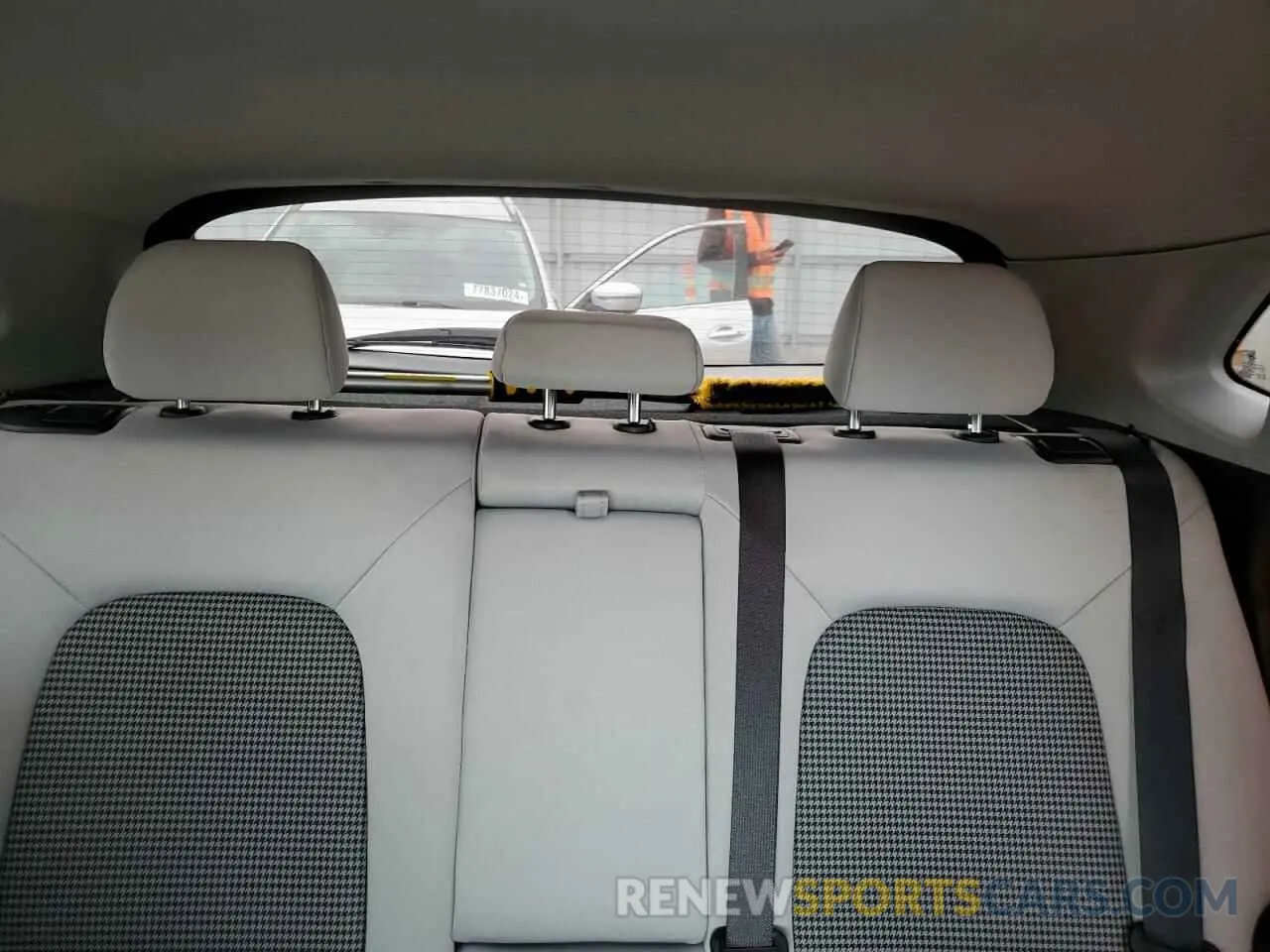 10 Photograph of a damaged car KM8K2CABXNU775390 HYUNDAI KONA 2022