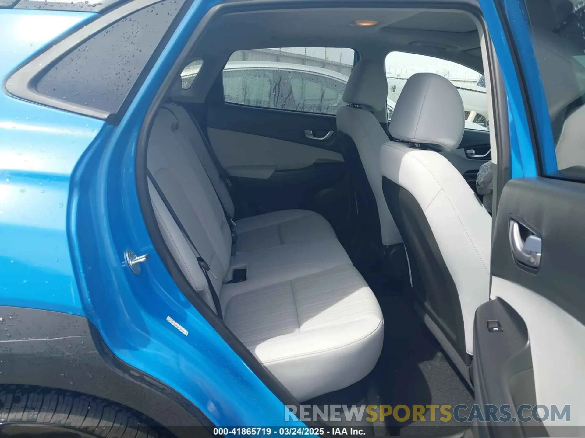 8 Photograph of a damaged car KM8K32AB2NU765962 HYUNDAI KONA 2022