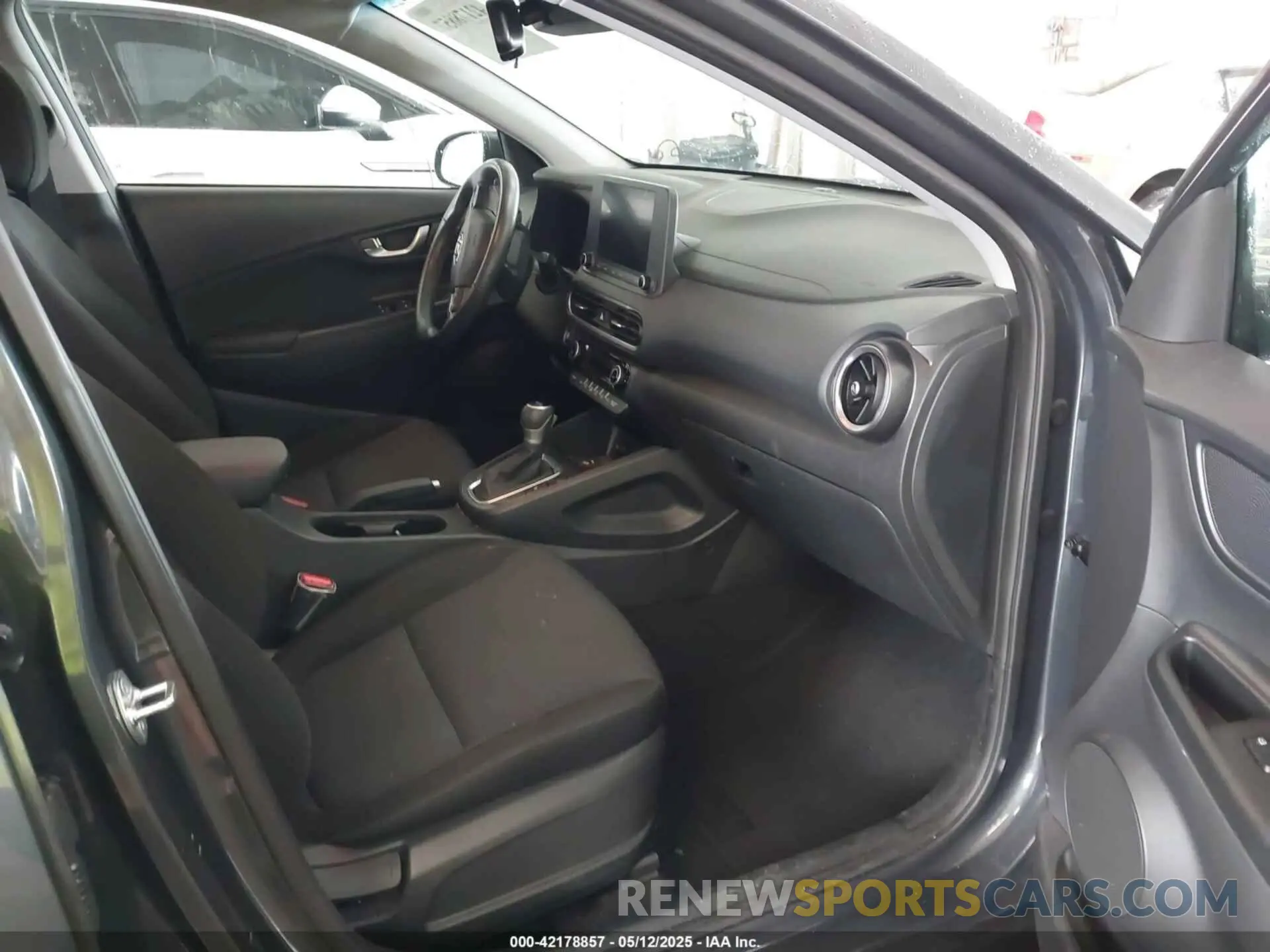 5 Photograph of a damaged car KM8K32ABXNU880163 HYUNDAI KONA 2022