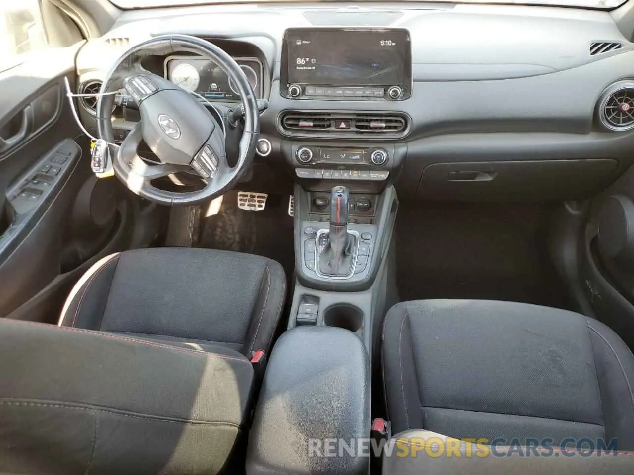 8 Фотография поврежденного автомобиля KM8K33A34NU913690 HYUNDAI KONA 2022