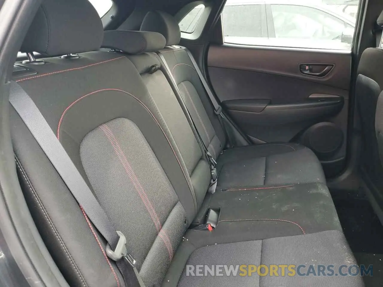 10 Photograph of a damaged car KM8K33A3XNU870134 HYUNDAI KONA 2022