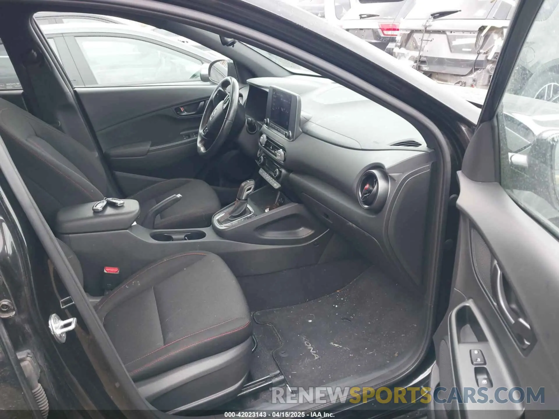 5 Photograph of a damaged car KM8K3CA31NU785456 HYUNDAI KONA 2022