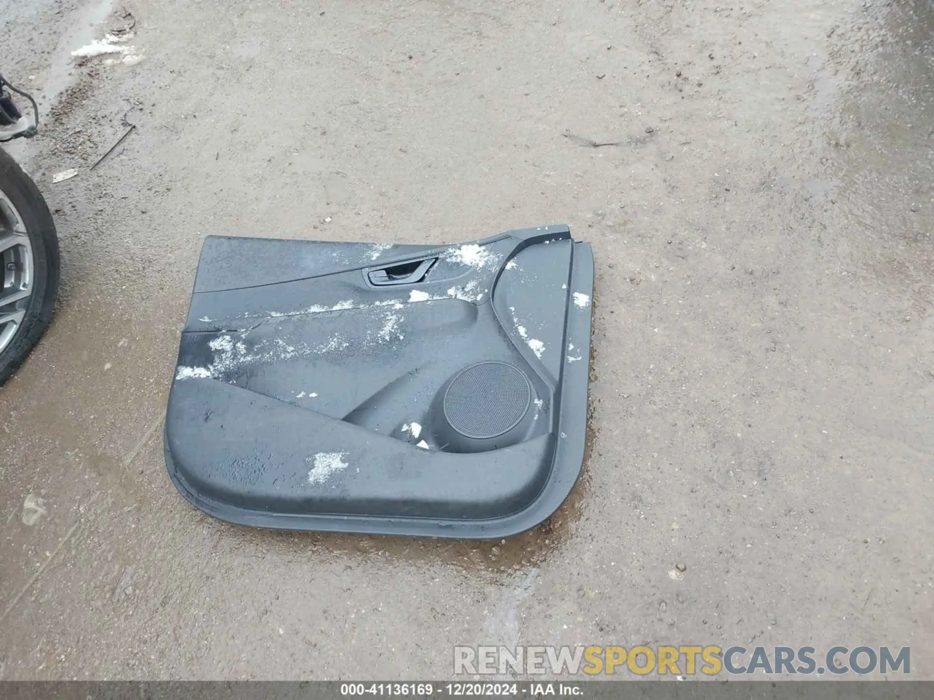 18 Photograph of a damaged car KM8K3CA39NU799962 HYUNDAI KONA 2022