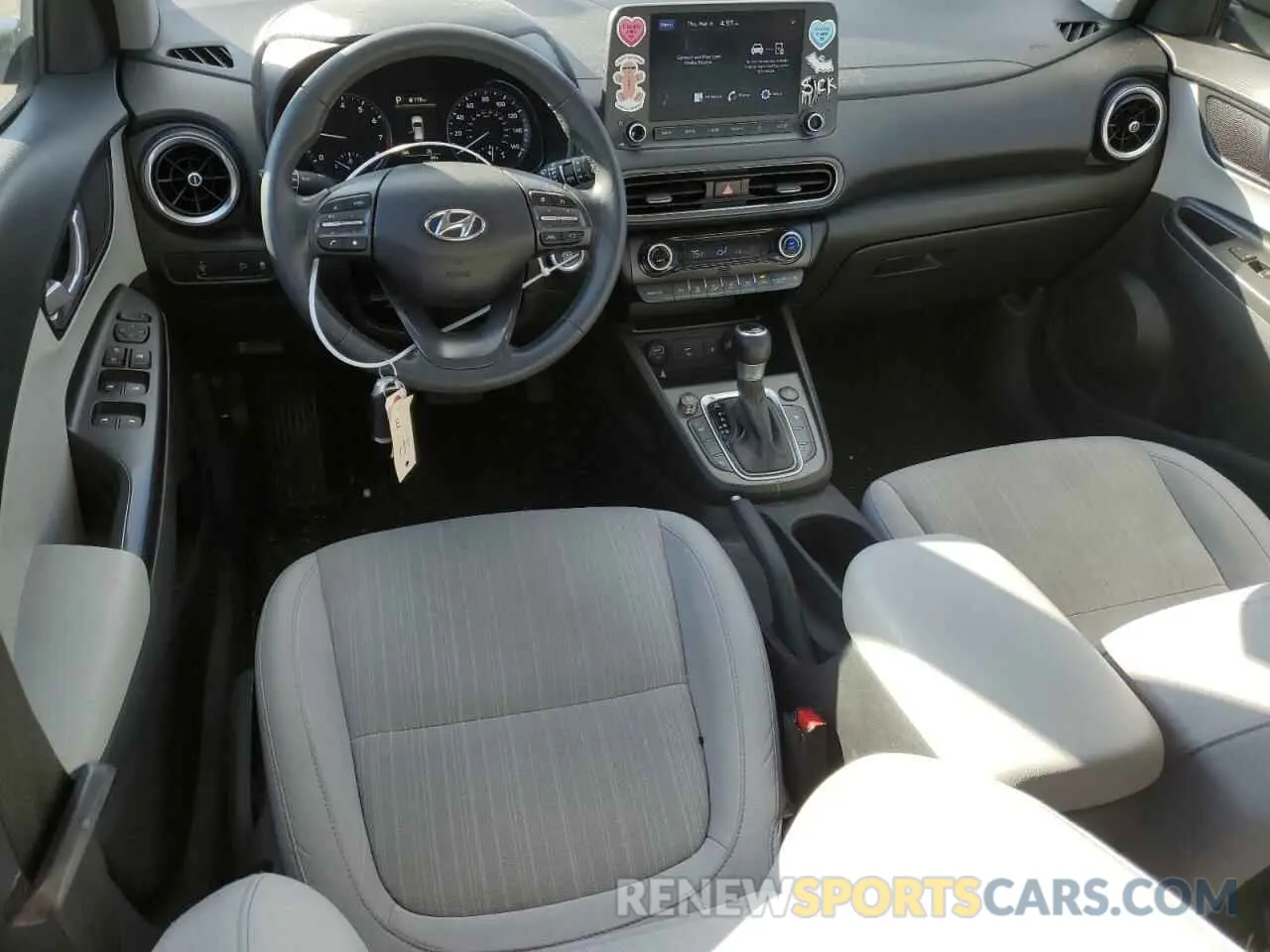 8 Photograph of a damaged car KM8K3CAB4NU808204 HYUNDAI KONA 2022