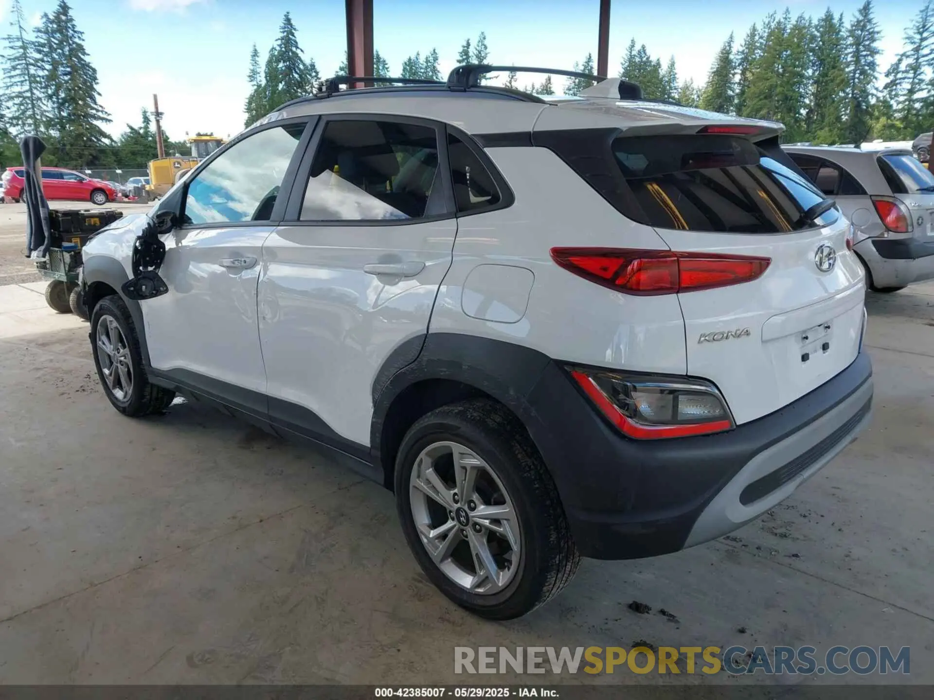 3 Фотография поврежденного автомобиля KM8K3CABXNU858279 HYUNDAI KONA 2022