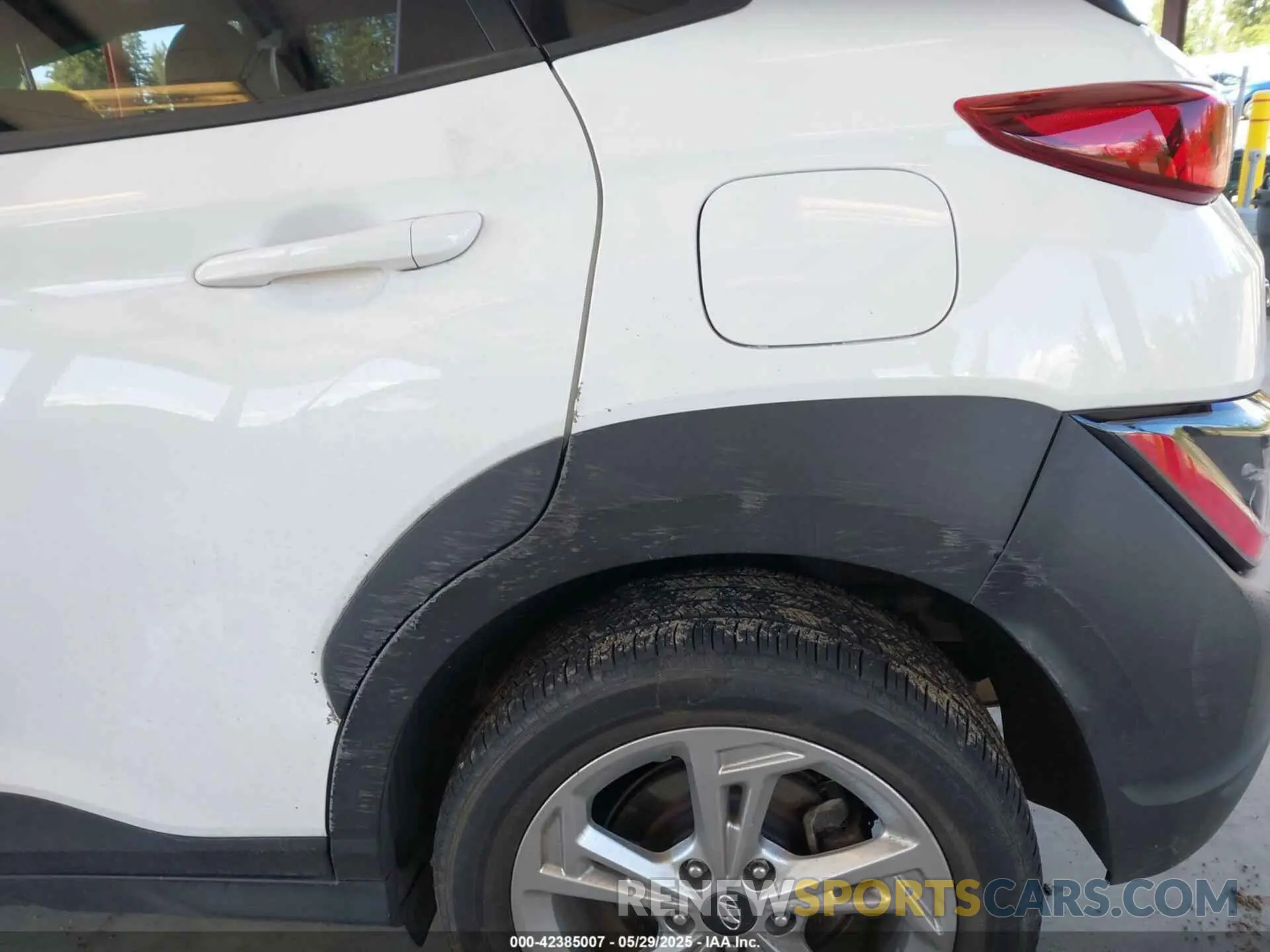 6 Фотография поврежденного автомобиля KM8K3CABXNU858279 HYUNDAI KONA 2022