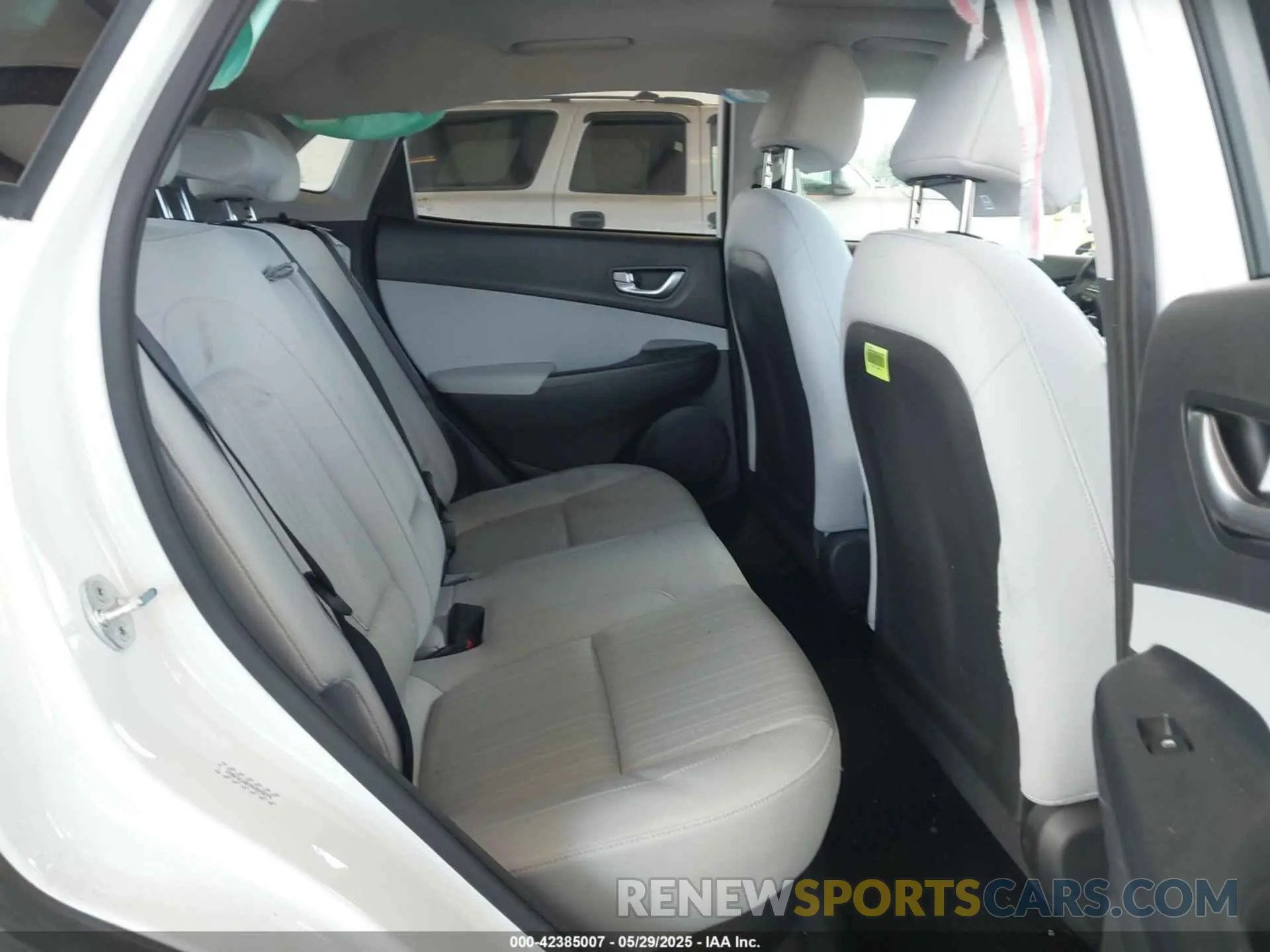 8 Фотография поврежденного автомобиля KM8K3CABXNU858279 HYUNDAI KONA 2022