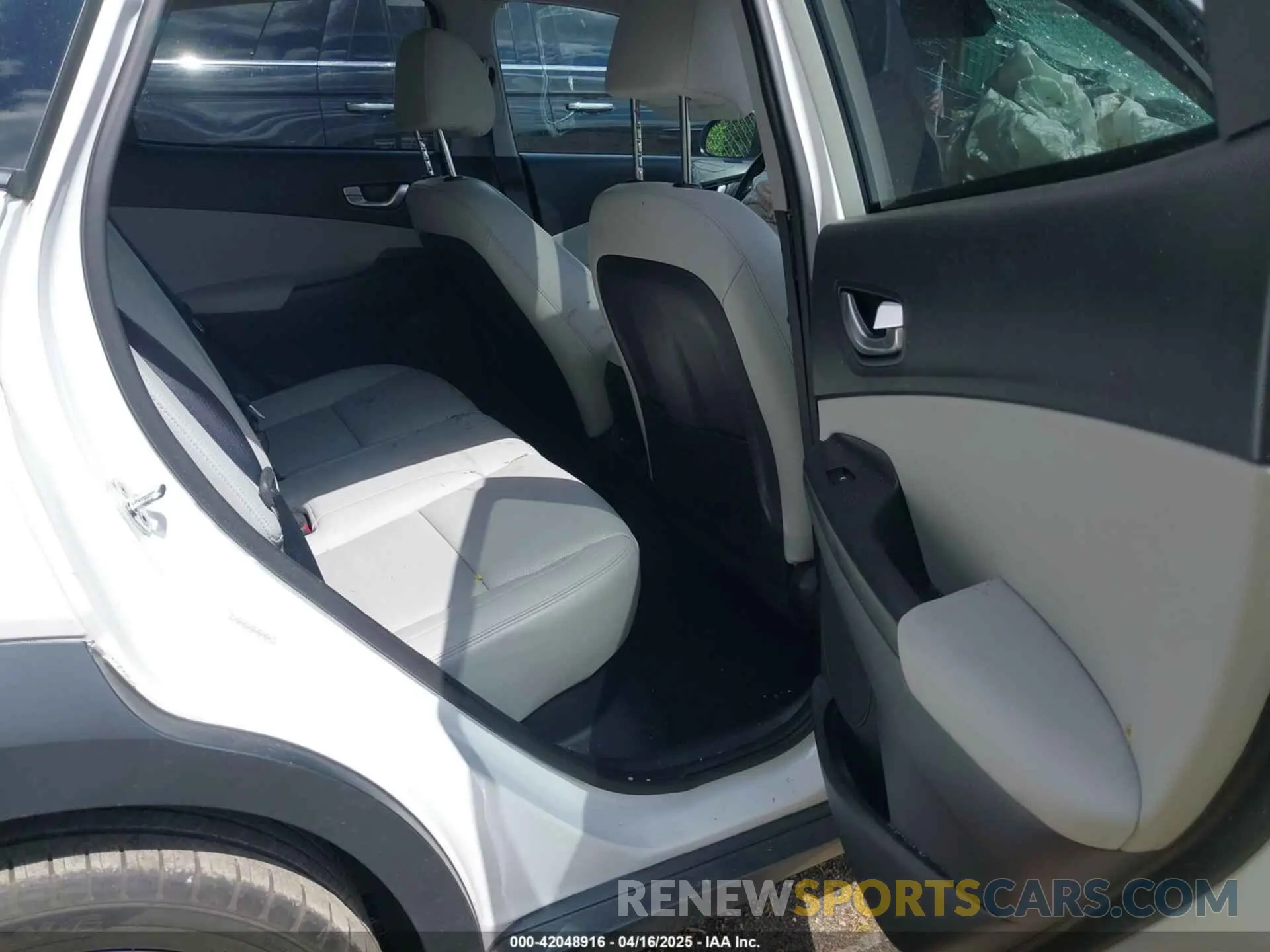 8 Photograph of a damaged car KM8K53A34NU804978 HYUNDAI KONA 2022