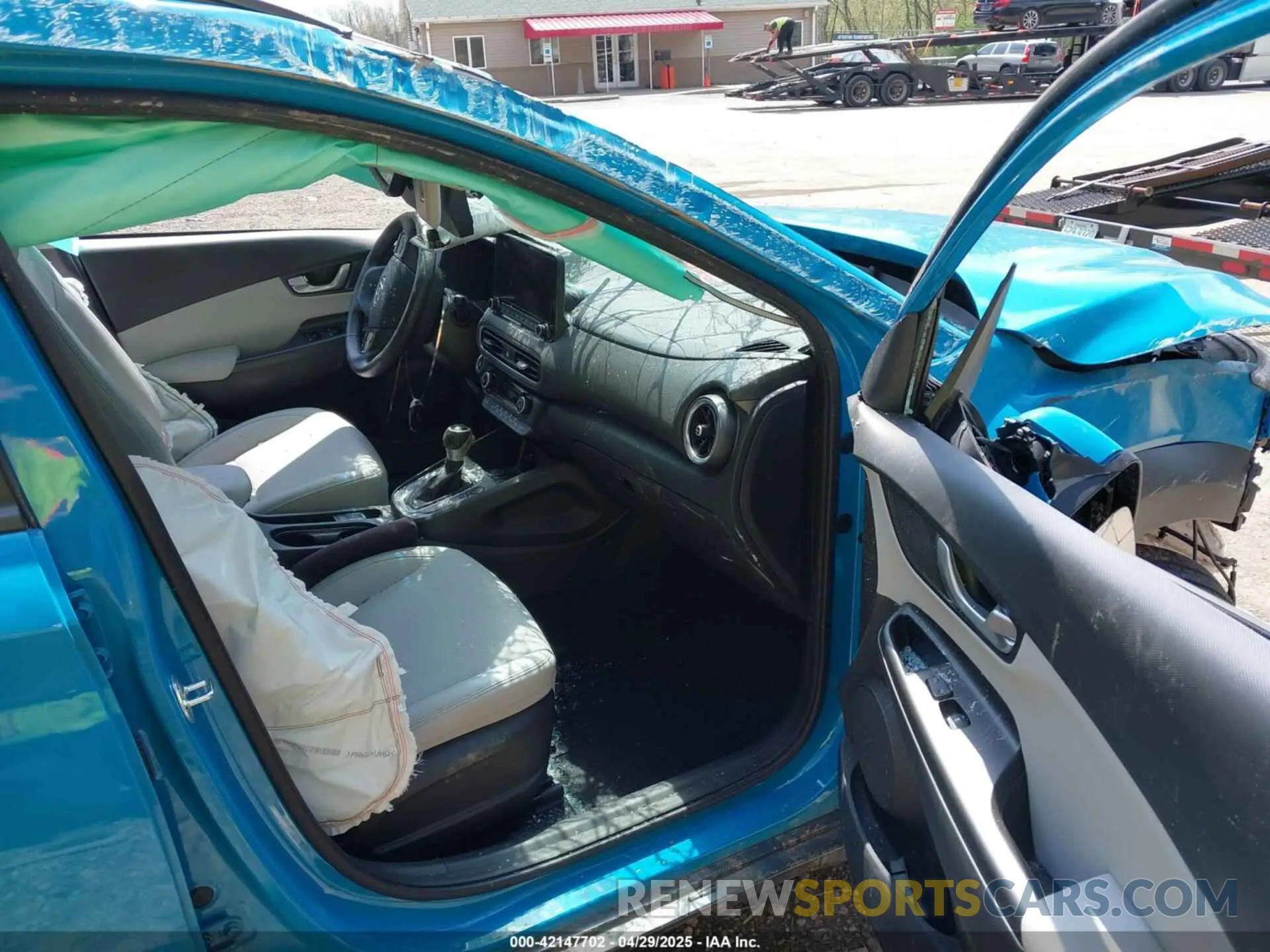 5 Photograph of a damaged car KM8K5CA39NU923822 HYUNDAI KONA 2022