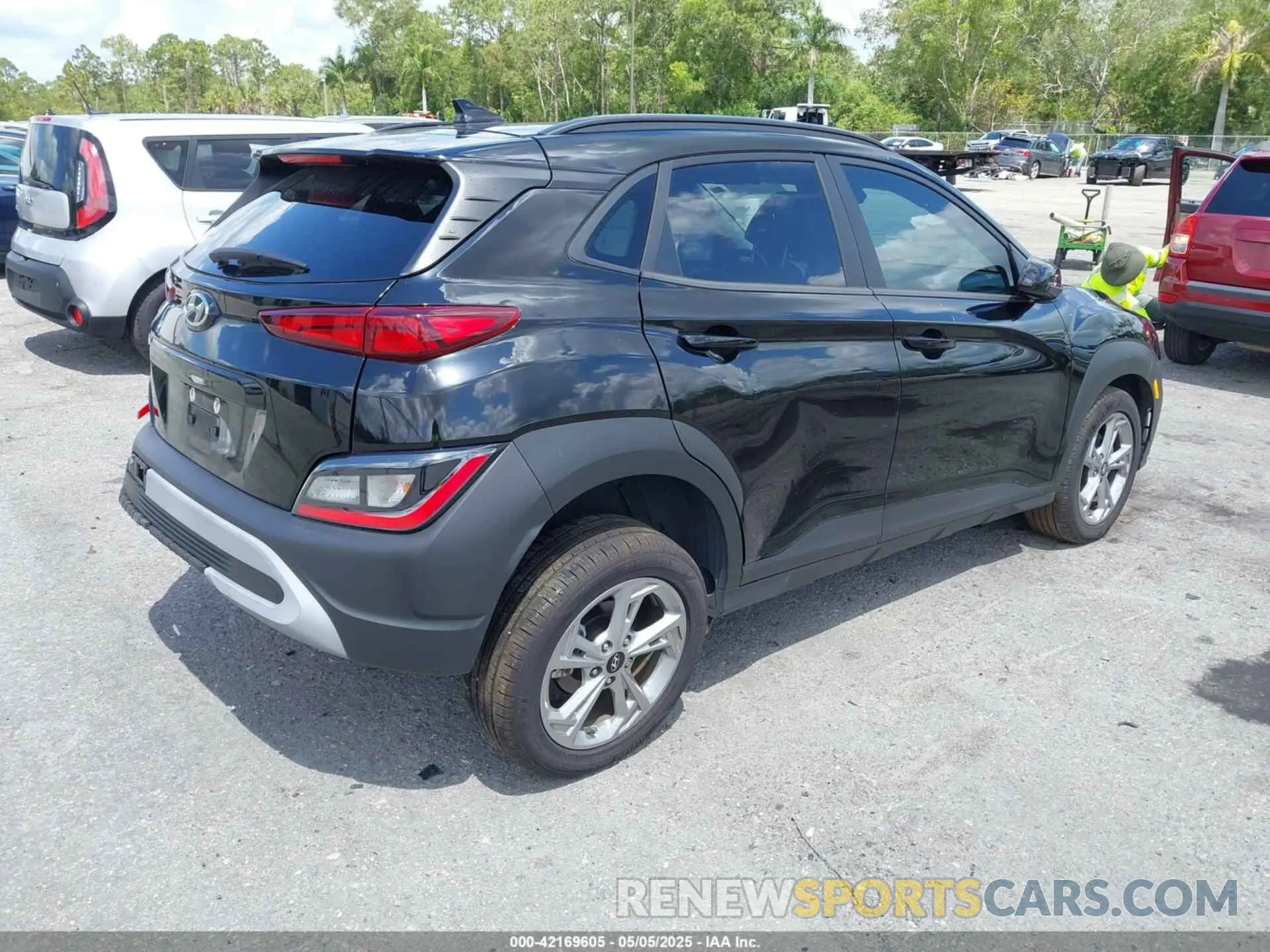 4 Photograph of a damaged car KM8K62AB1NU752160 HYUNDAI KONA 2022