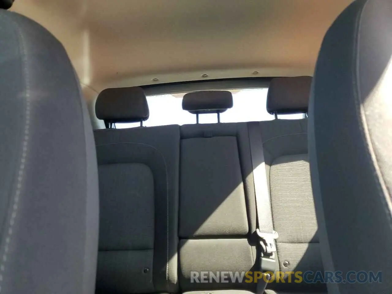 10 Photograph of a damaged car KM8K62AB7NU833356 HYUNDAI KONA 2022
