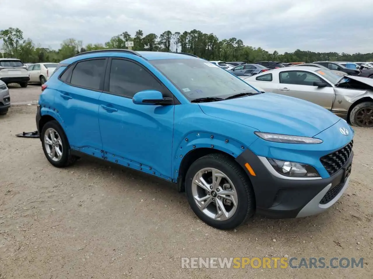 4 Photograph of a damaged car KM8K62AB7NU927088 HYUNDAI KONA 2022
