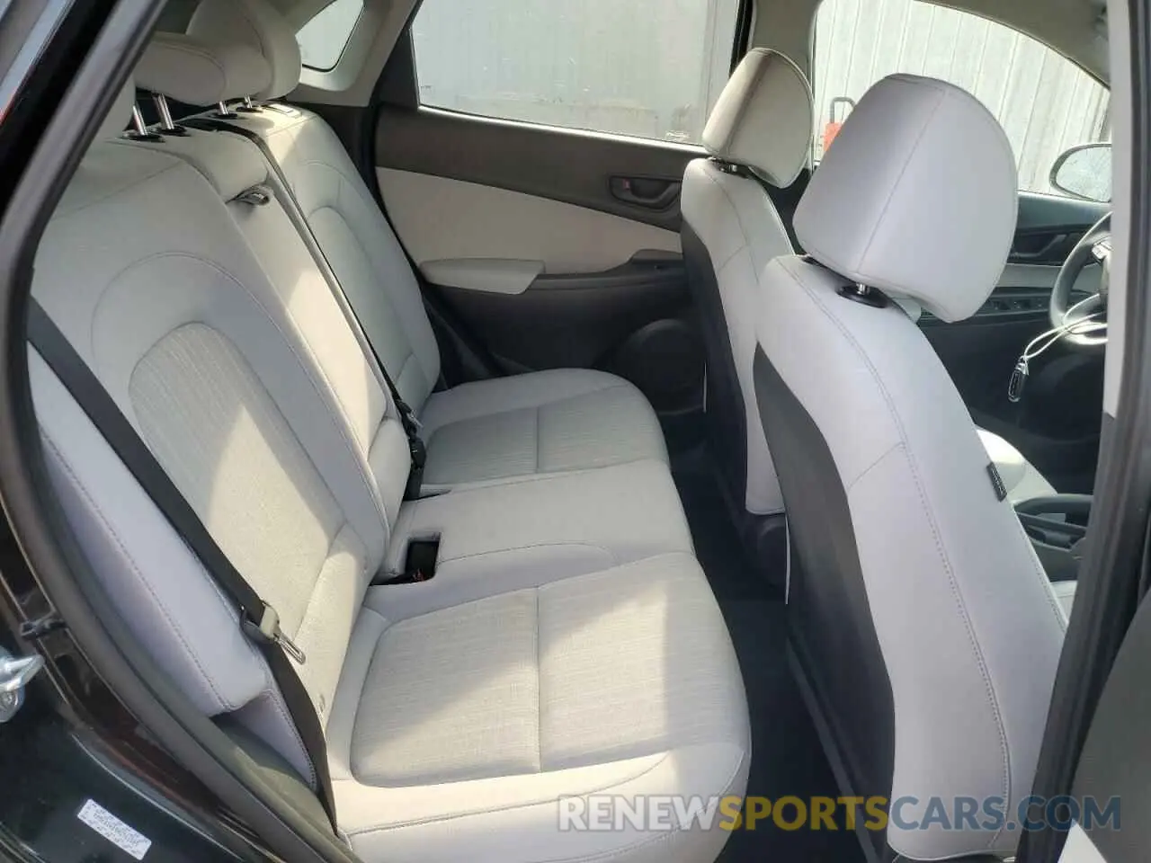 11 Photograph of a damaged car KM8K62AB9NU761589 HYUNDAI KONA 2022
