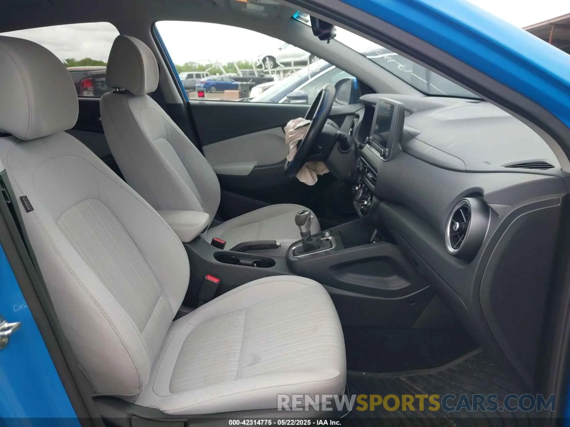 5 Photograph of a damaged car KM8K62AB9NU812511 HYUNDAI KONA 2022