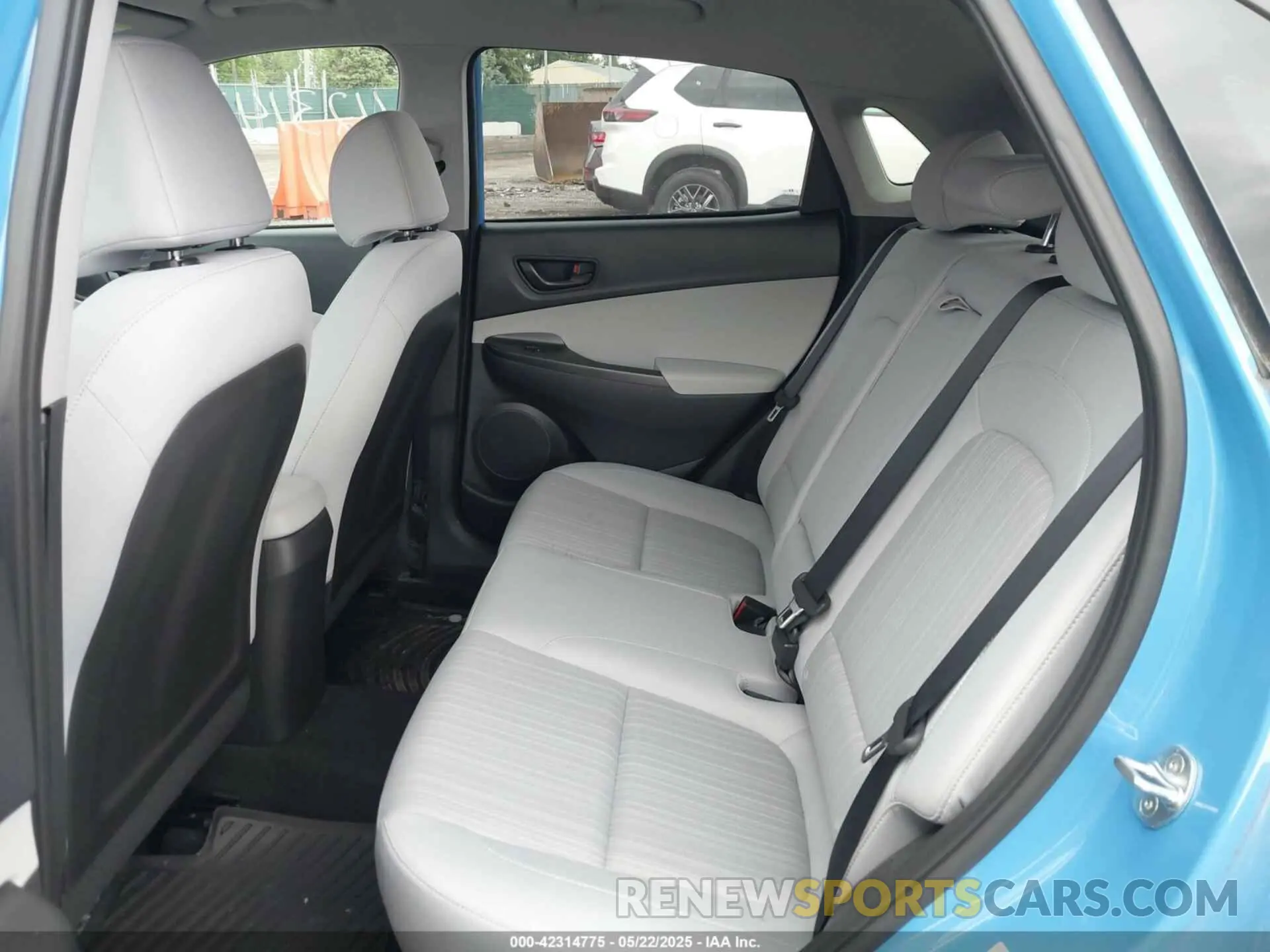 8 Photograph of a damaged car KM8K62AB9NU812511 HYUNDAI KONA 2022