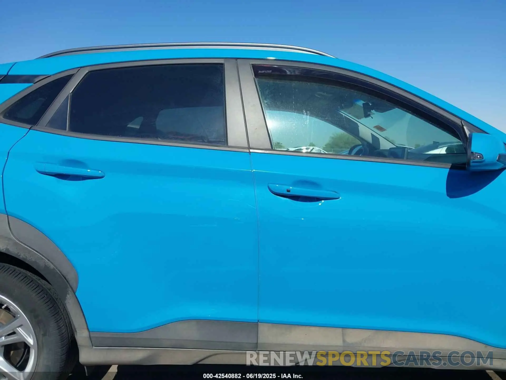 14 Photograph of a damaged car KM8K6CAB1NU901799 HYUNDAI KONA 2022