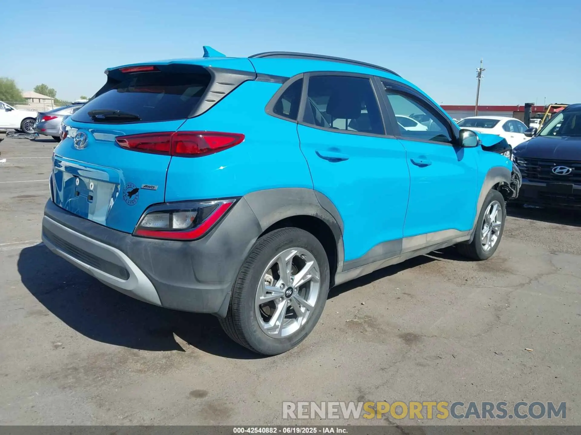4 Photograph of a damaged car KM8K6CAB1NU901799 HYUNDAI KONA 2022