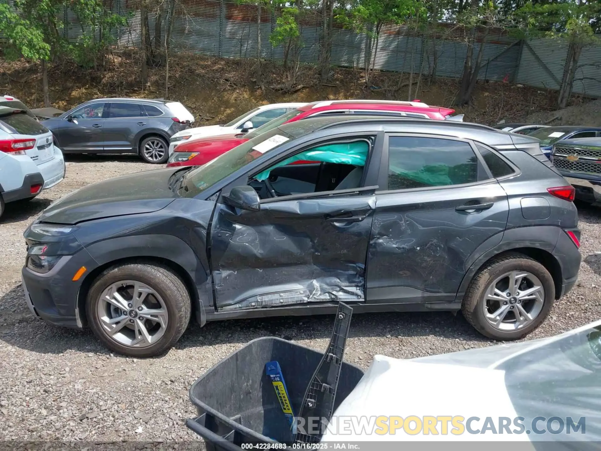 14 Photograph of a damaged car KM8K6CAB7NU825795 HYUNDAI KONA 2022