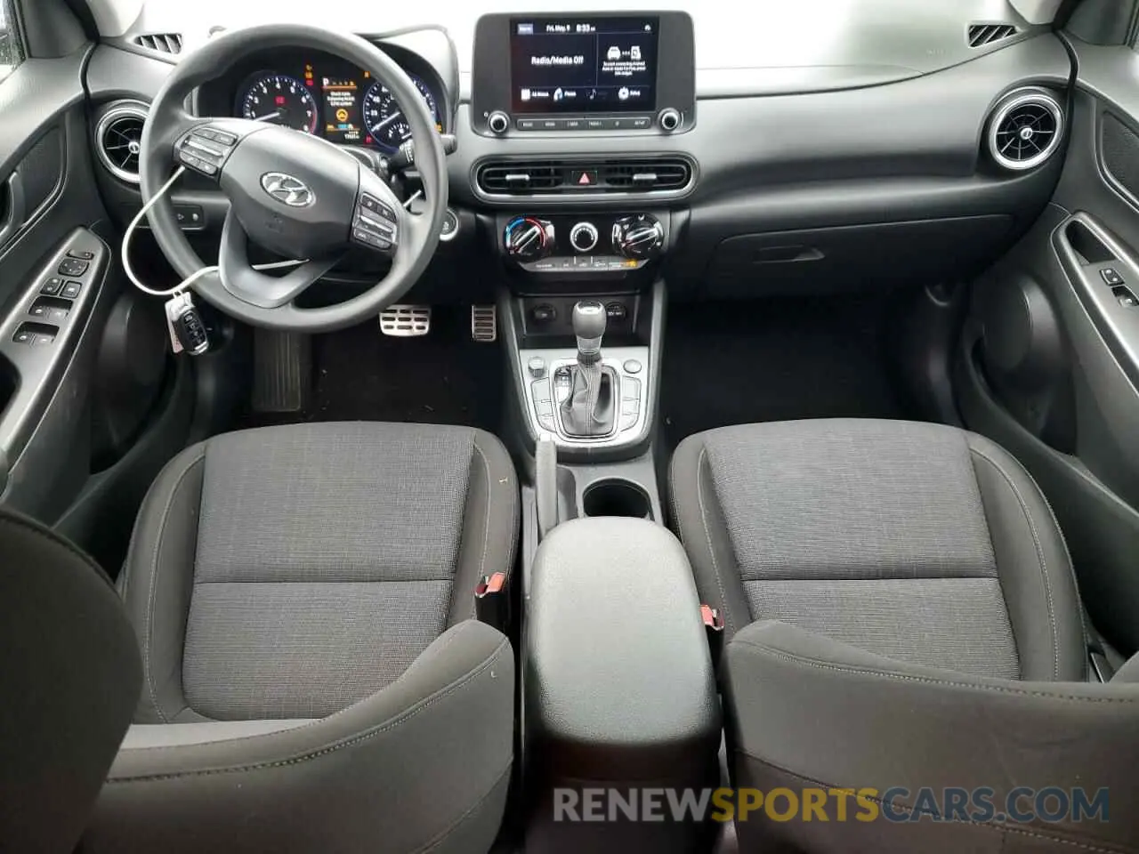 8 Photograph of a damaged car KM8K6CAB8NU795982 HYUNDAI KONA 2022