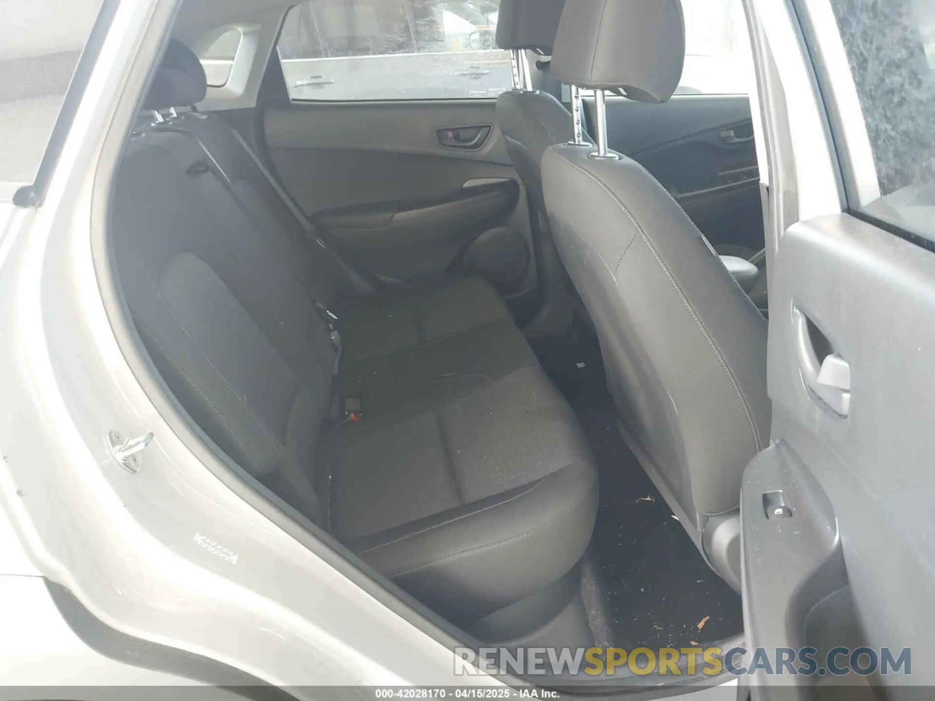 8 Photograph of a damaged car KM8K6CAB9NU920584 HYUNDAI KONA 2022