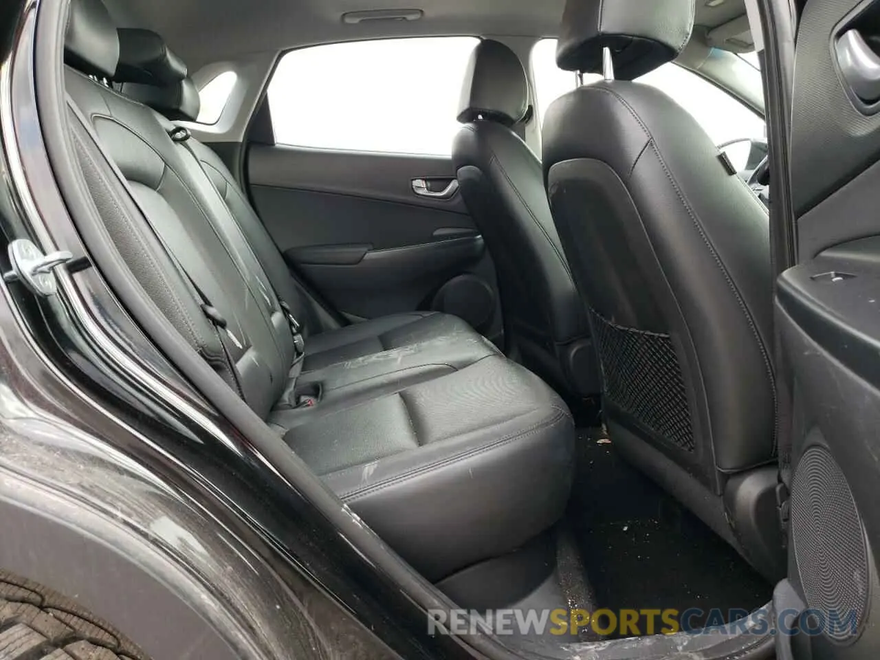11 Photograph of a damaged car KM8K6CABXNU772610 HYUNDAI KONA 2022