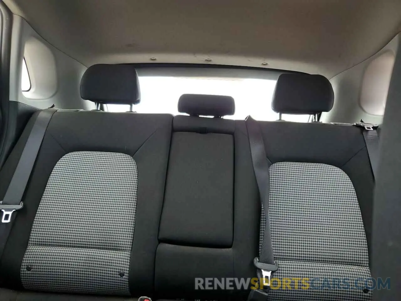 10 Photograph of a damaged car KM8K22AB7PU025782 HYUNDAI KONA 2023